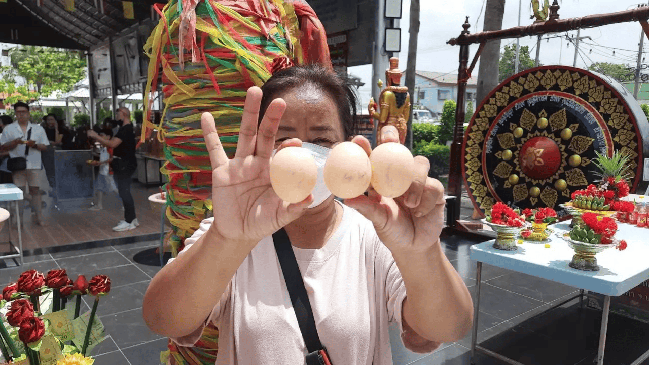แก้บนท้าวเวสสุวรรณ วัดดอนใหญ่
